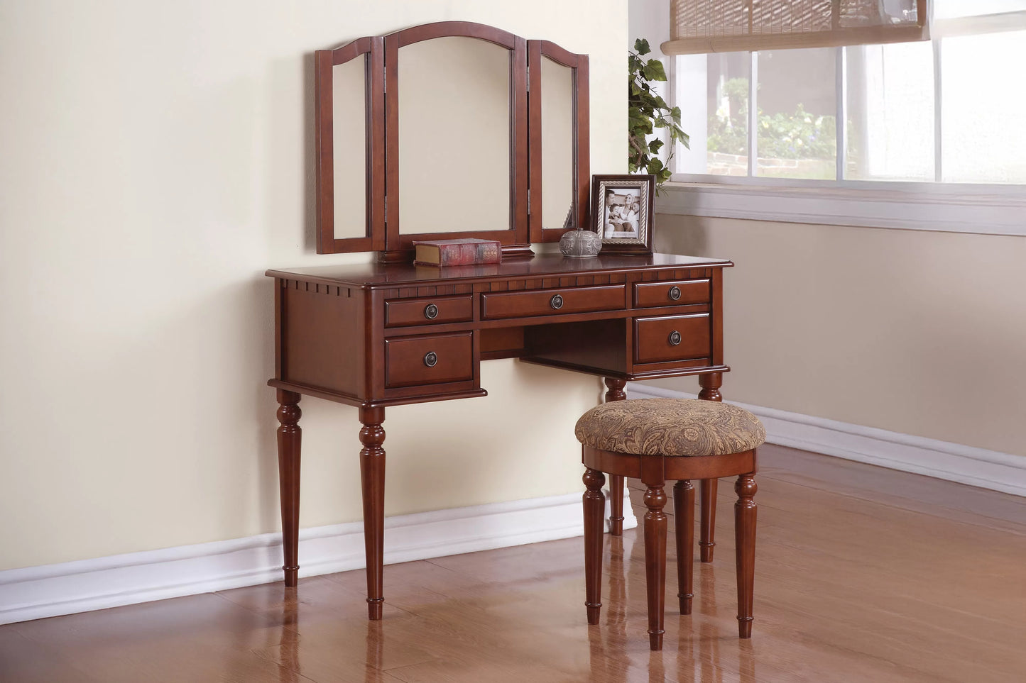 Vanity Set With Stool